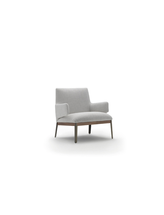 arflex-Hug-armchair-design-Claesson-Koivisto-Rune-fabric-leather-backrest-high-low-living-hospitality-project-luxury-madeinitaly-removablecover-modern-contemporary