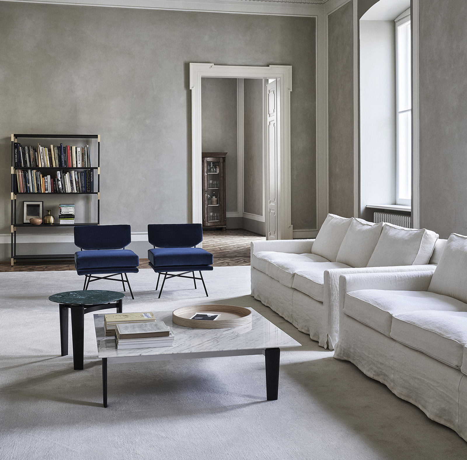 spazioarredoitalia.livealian-design-story-livingroom-house-design-living-hospitality-project- luxury -madeinitaly-epoque-cousy-match-elettra-tablet-