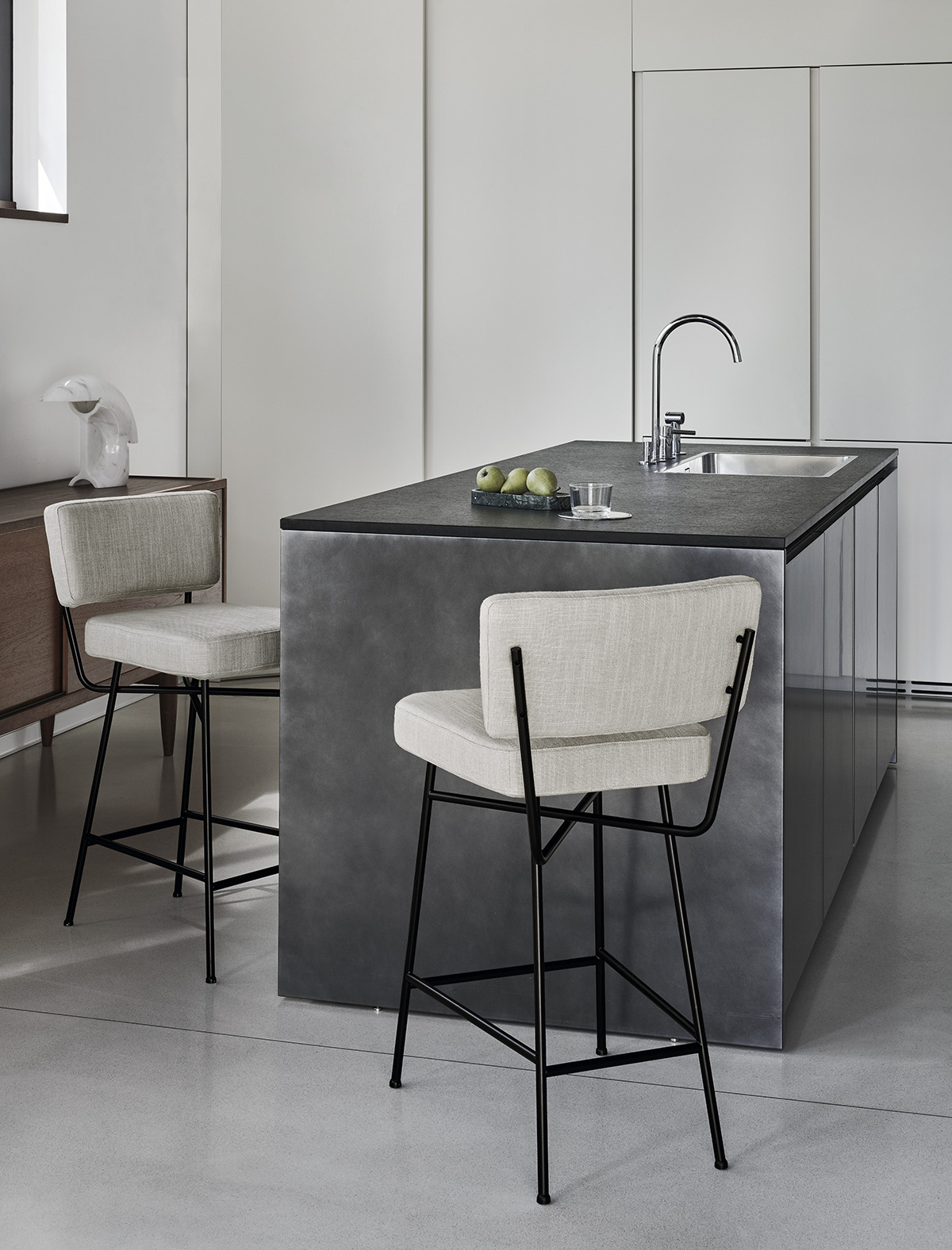 spazioarredoitalia.livealian-design-story-livingroom-house-design-living-hospitality-project- luxury -madeinitaly-contemporary-orfeo-stool
